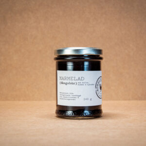 MARMELAD (240g) 12 burkar/kartong. Hållbarhet 18 mån. – Skogsbär (Hallon, Blåbär, Björnbär)
