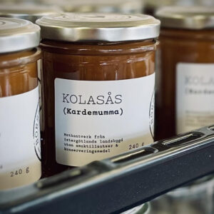 Himmelsk kolasås (230g) – Kardemumma